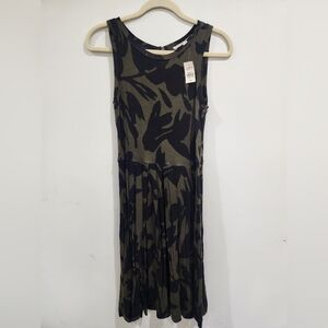 NWT LOFT Stylish Black and Green Leaf Pattern Dress